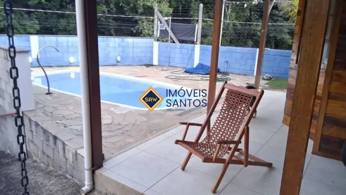 Casa com piscina e churrasqueira, em Monte Alegre do Sul/SP