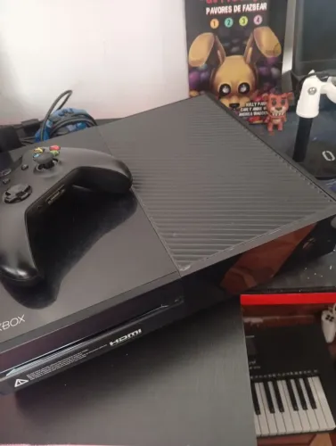 Xbox one fat com controle e GTA5