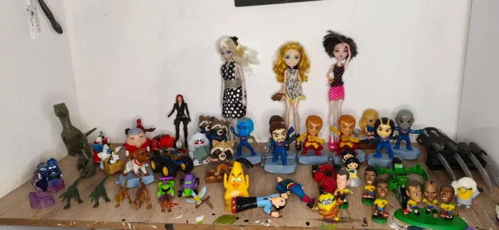 Coleção - brinquedos - ection figura ( Aparti de 5$ )