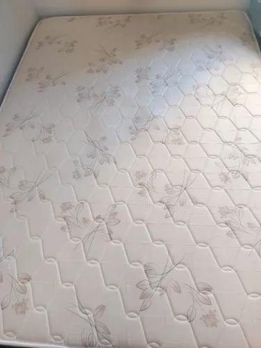 Cama casal reforçada semi-nova