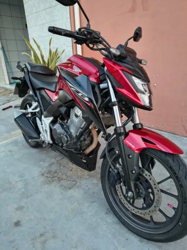 Twister CB300