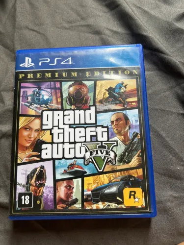 Vendo Gta V para ps4,OBS: o disco tem LEVES RISCOS,mas n irá atrapalhar a sua gameplay