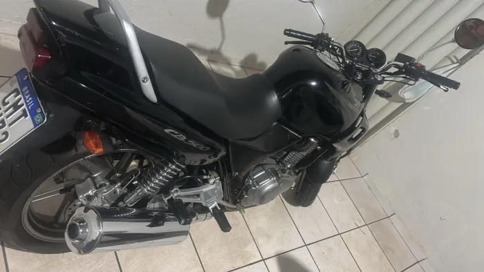 Cb500 muito nova, toda revisado. Só pega e andar 