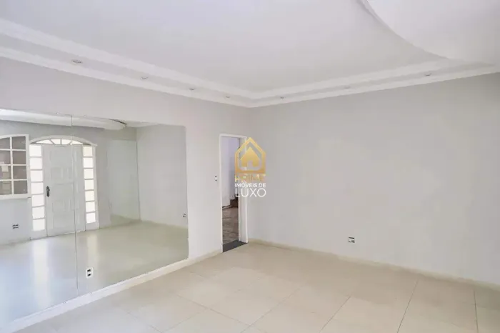 Casa para alugar com 4 quartos no bairro Cidade Nova!
