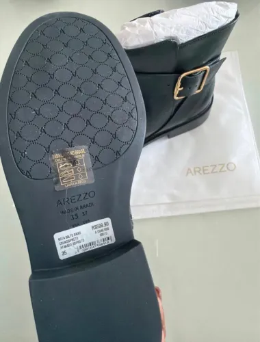 Bota Arezzo Couro cano curto 35