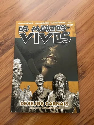 HQ Os Mortos Vivos volume 4