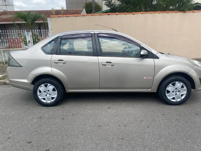 Ford Fiesta Sed. 1.6 8V Flex 4P 2012