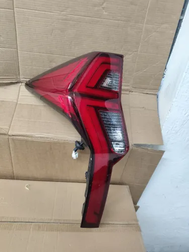 Lanterna Mitsubishi Pajero Sport 2022/24 original sem detalhes 