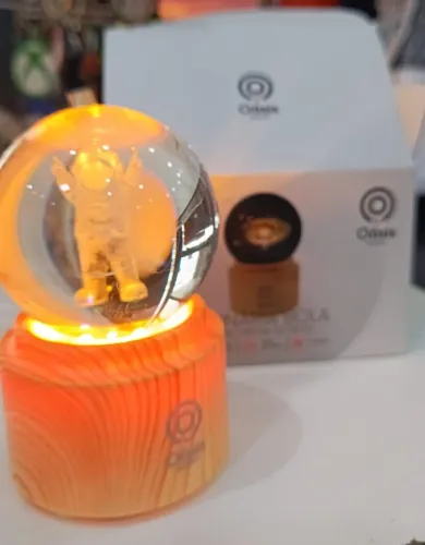 Luminária Decorativa Bola Cristal Led 3d Astronauta - Gira - Loja COimbra - Entregamos