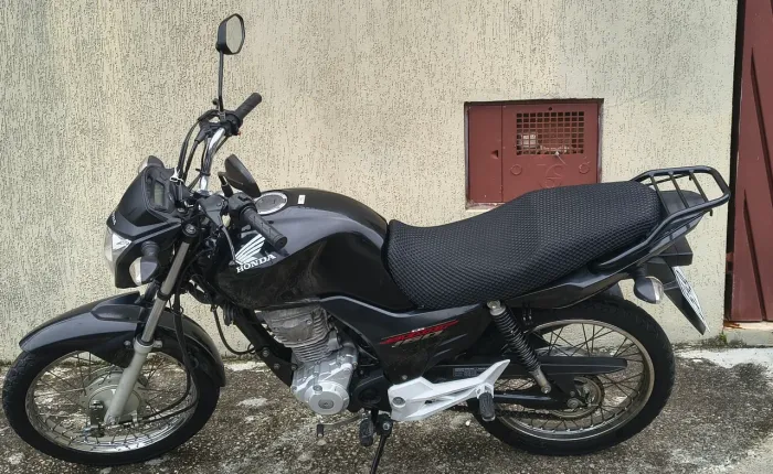 Moto dok tudo ok só pegar e transferir sou o segundo dono possui manual NF chave reserva