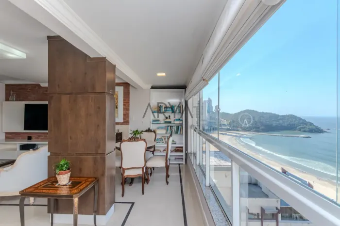 Apartamento à venda no Centro em Balneário Camburiú ARYA1