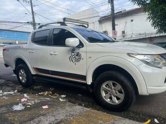Mitsubishi L200 Triton Sport GLS 2.4 CD Diesel Mec. 2018