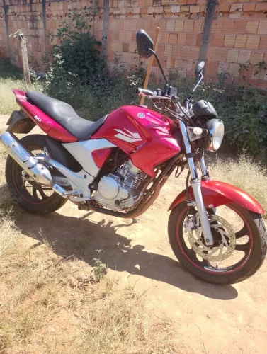 Yamaha fazer 250 ano 2007-motor fumando