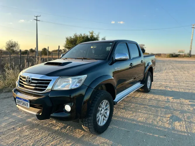 Toyota Hilux CD SRV D4-d 4X4 3.0 TDI Diesel AUT 2013