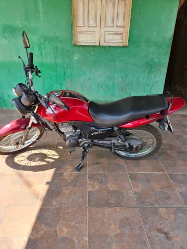 Moto fan 125cc semi nova.