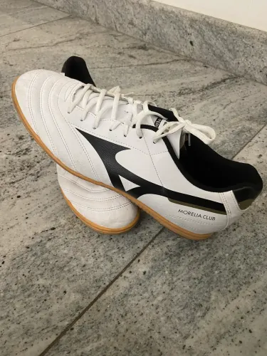 Chuteira Mizuno 44 Futsal e Society (cheiro nova) - troco sneaker
