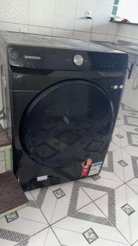 Máquina lava e seca Samsung 11 kilos cesto de inox funcionando perfeitamente.