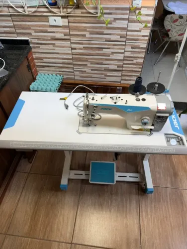 Máquina de Costura Jack A2 - Excelente Estado com NF