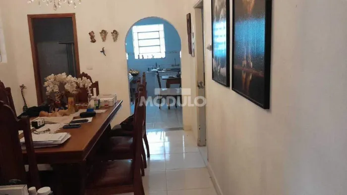 CASA RESIDENCIAL à venda, 3 quartos, 6 vagas, CENTRO - Uberlândia/MG