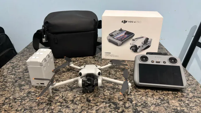 DJi Mini 4 pro - combo Fly more (controle com tela RC2)