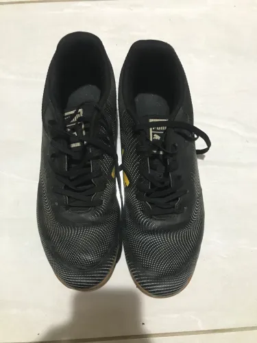 Chuteira de futsal puma