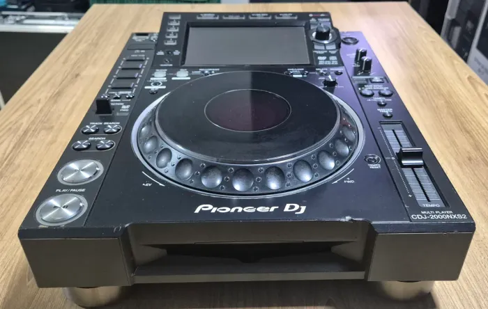 Cdj 2000 nexus 2 Pioneer - com pelicula e case