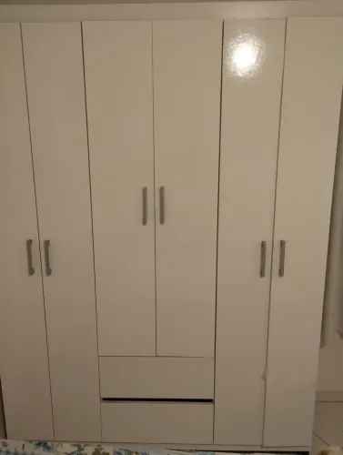 Vendo guarda roupa pouco uso só 190