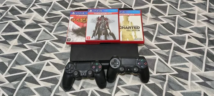 Ps4 slim 1tb