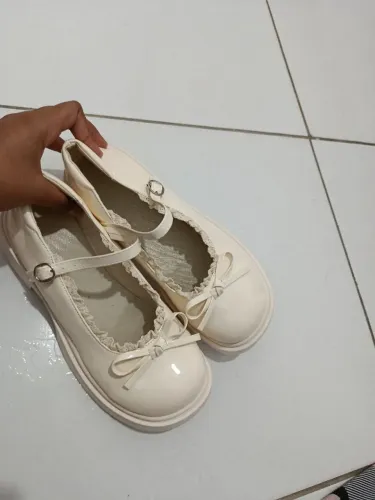 Sapato Marry Jane tamanho 37 cor bege claro com lacinho e renda!