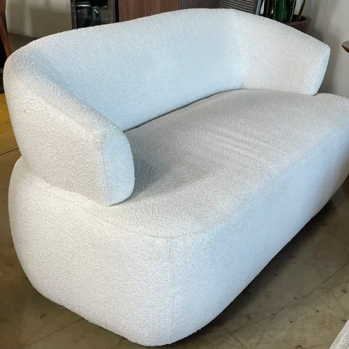 SOFÁ ORGÂNICO 1.58m BOUCLE PEÇA ÚNICA NA PROMOÇÃO