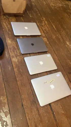 Lote de Macbooks, White, Air e Pro