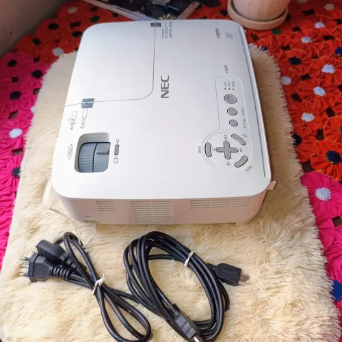 Vendo Projetor/datashow NEC V260R - Lâmpada Nova + Cabo HDMI