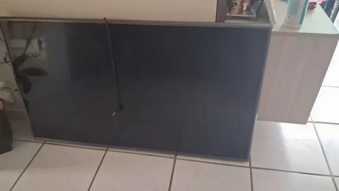 Tv lg smart 43 polegadas com pequeno detalhe chama no chat que eu mostro o video