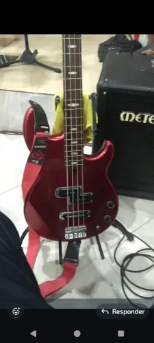 Vendo cubo meteoro e contrabaixo