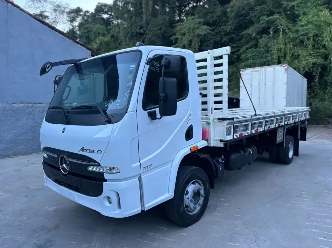 MB ACCELO 1117