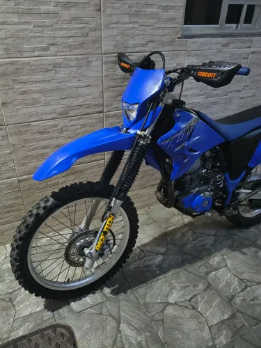Yamaha ttr 230 2022 suspensão Race tech, pneus novos,cano foco + acessórios ,aceito cartao