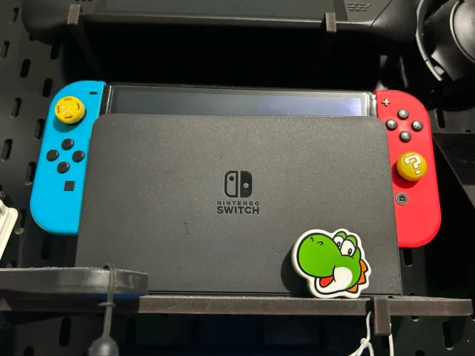 Nintendo Switch 1 OLED com caixa, carregador e acessórios originais