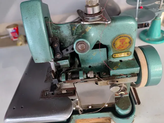 Máquina OVERLOCK
