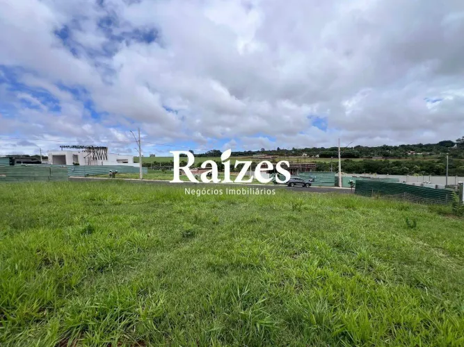 Lote em Condomínio Residencial no Portal do Vale II emUberlândia/MG