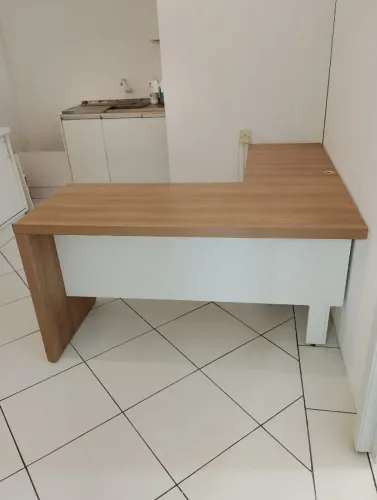 Mesa para consultório