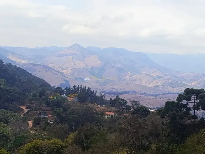 Chácara à Venda em Gonçalves - MG
