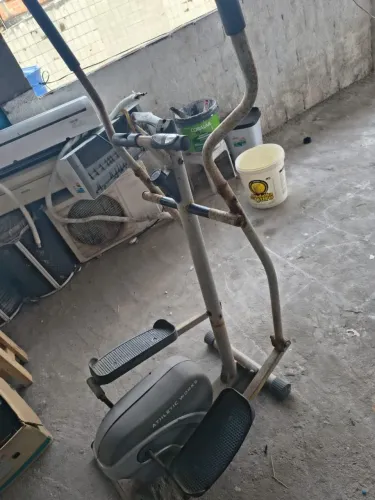 Bicicleta, elíptico, aparelho abdominal