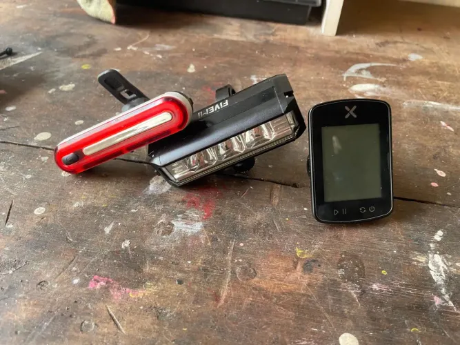 Iluminação mais gps bike 