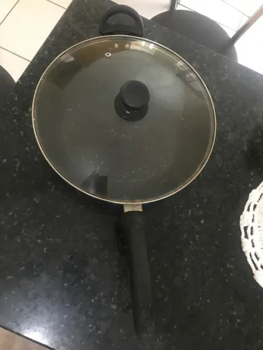 Frigideira com tampa de vidro