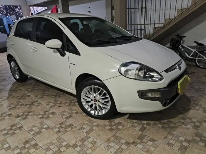 Fiat Punto Essence Dualogic 1.6 Flex 16V 5P 2014
