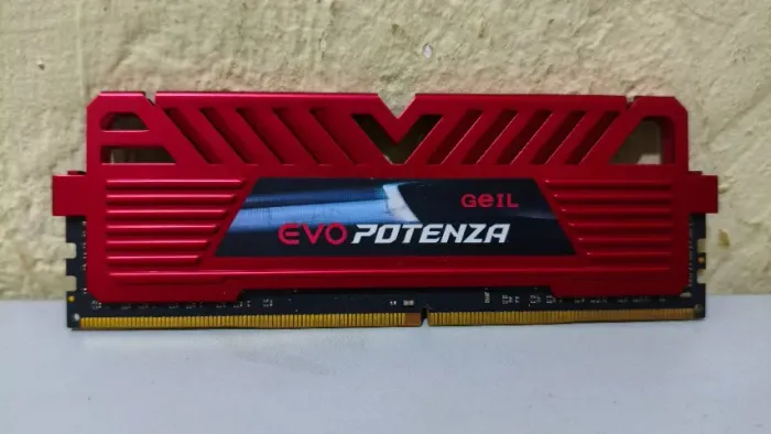 Memória RAM Geil 8GB (1x8GB) 3200MHz