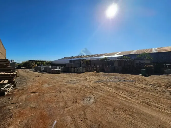Terreno para locação e venda com 2.511,00m² no bairro Distrito Industrial, em Jardinopolis