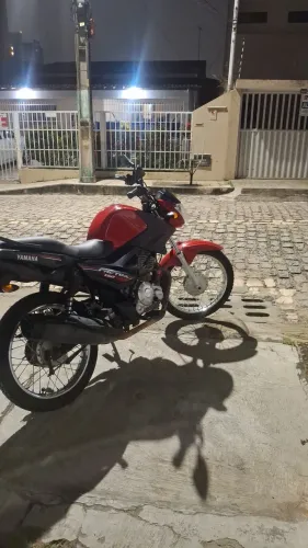 Moto muito conservada, pronta para rodar