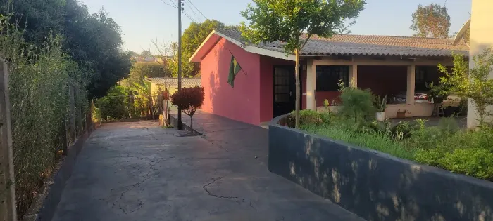 Chácara no Centro com 3 Construções - Ideal para Moradia ou Investimento
