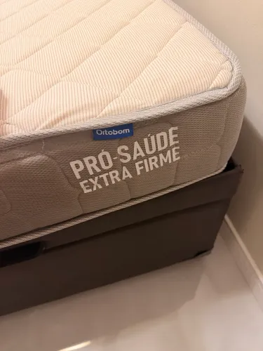 Vendo colchão casal.